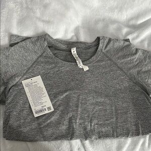 Lululemon swiftly tech short sleeve